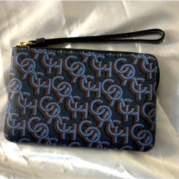 COACH CORNER ZIP WRISTLET MONOGRAM PRINT NAVY LIGHT BLUE NWT!
